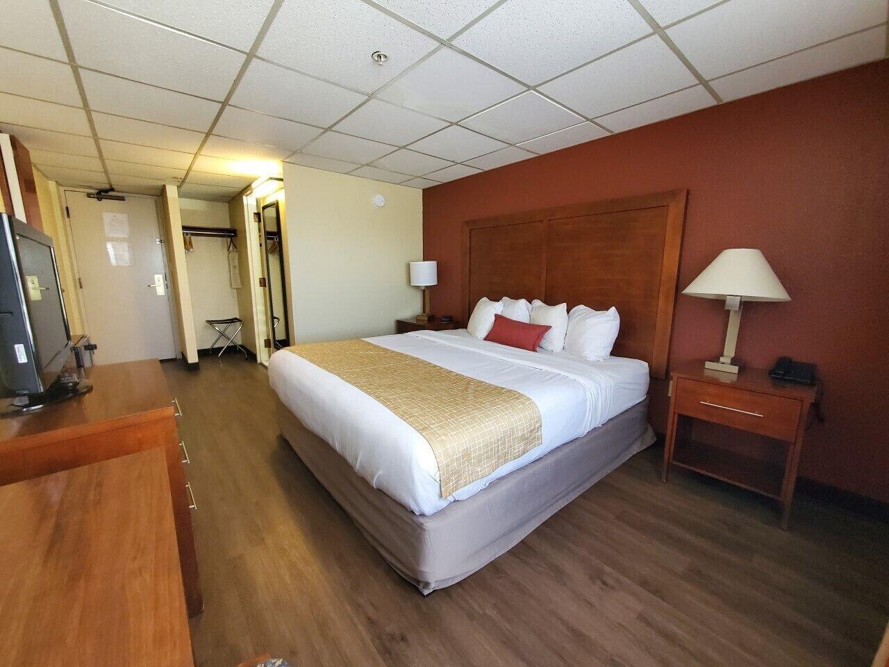 Ramada By Wyndham Downtown Spokane Exterior photo
